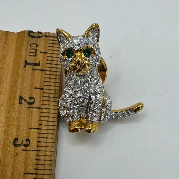 Vintage Swarovski pave crystal cat pin with green eyes. - Picture 9 of 10